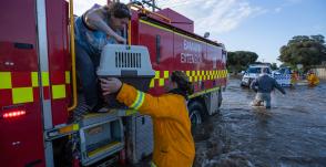 CFA volunteers help victims of Victoria's spring floods in 2022.